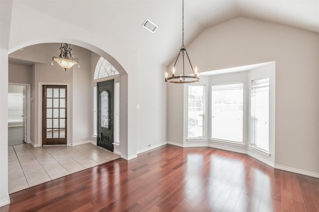 615 Dorchester Lane, Mansfield, TX 76063