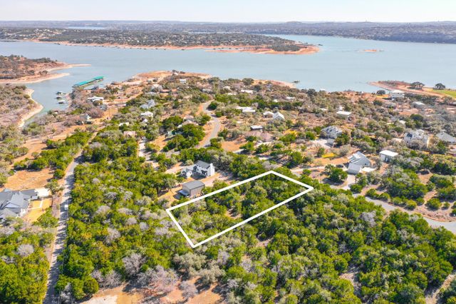 918 Debco LN, Spicewood, TX 78669