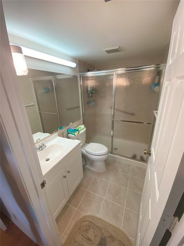 821 SKY PINE Way B2, Greenacres, FL 33415