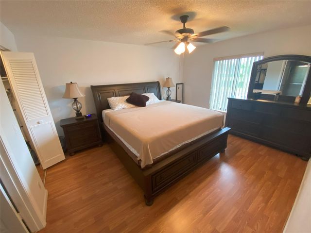 821 SKY PINE Way B2, Greenacres, FL 33415