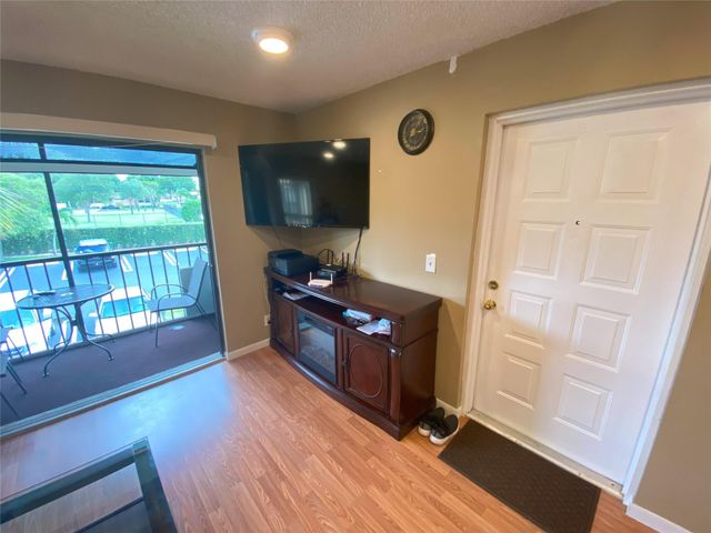 821 SKY PINE Way B2, Greenacres, FL 33415