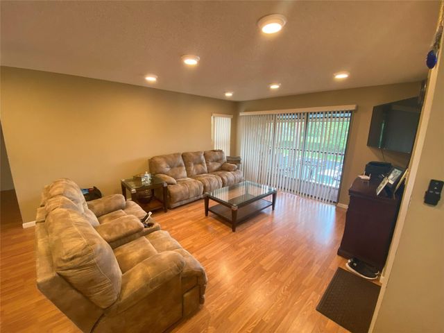 821 SKY PINE Way B2, Greenacres, FL 33415