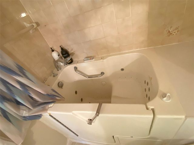 821 SKY PINE Way B2, Greenacres, FL 33415