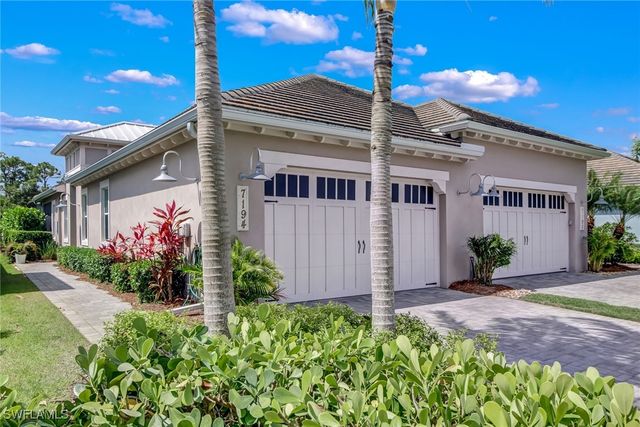 7194 Dominica DR, Naples, FL 34113