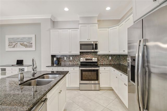 7194 Dominica DR, Naples, FL 34113
