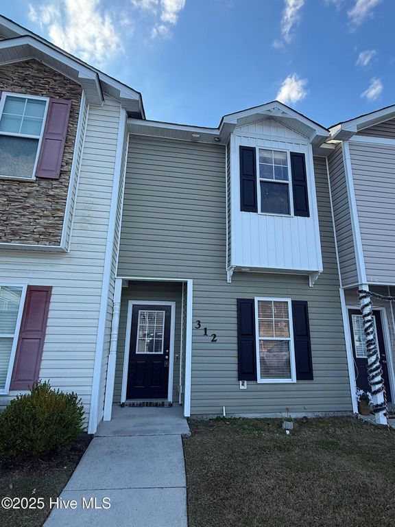 312 Glenhaven Lane, Jacksonville, NC 28546