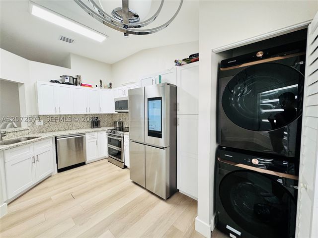 1480 Sweetbay Way, Hollywood, FL 33019