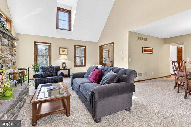 2523 NOLT RD, Lancaster, PA 17601