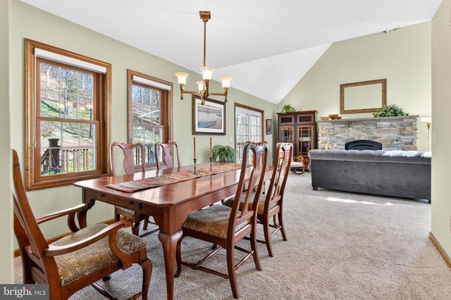 2523 NOLT RD, Lancaster, PA 17601