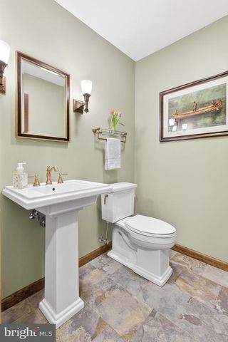 2523 NOLT RD, Lancaster, PA 17601