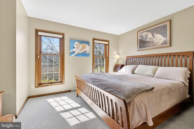 2523 NOLT RD, Lancaster, PA 17601