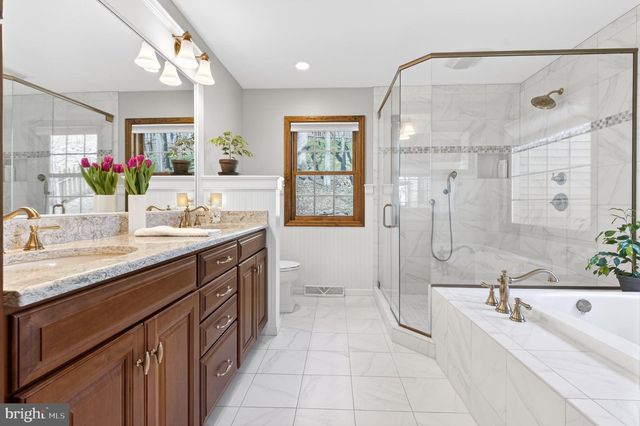 2523 NOLT RD, Lancaster, PA 17601