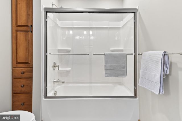 2523 NOLT RD, Lancaster, PA 17601