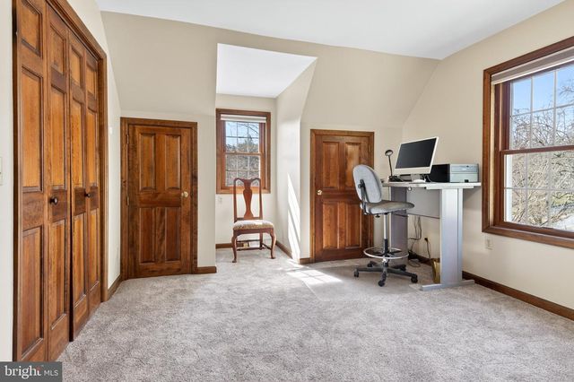 2523 NOLT RD, Lancaster, PA 17601