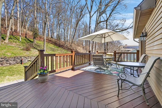 2523 NOLT RD, Lancaster, PA 17601