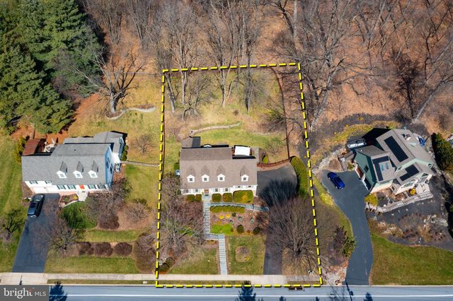 2523 NOLT RD, Lancaster, PA 17601