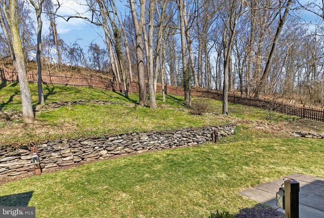 2523 NOLT RD, Lancaster, PA 17601