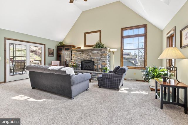 2523 NOLT RD, Lancaster, PA 17601