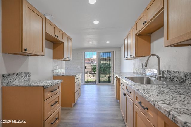 6856 E 45th Street, Tucson, AZ 85730