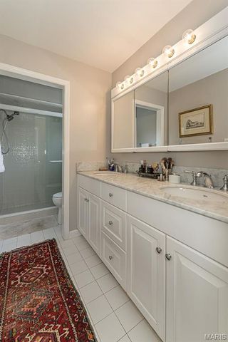 2530 N Geyer Road, Frontenac, MO 63131