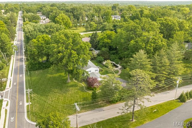 2530 N Geyer Road, Frontenac, MO 63131