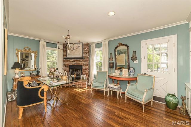 2530 N Geyer Road, Frontenac, MO 63131