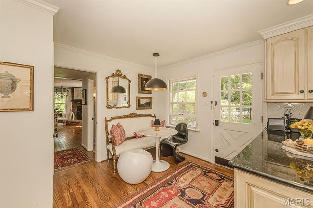 2530 N Geyer Road, Frontenac, MO 63131