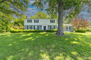 2530 N Geyer Road, Frontenac, MO 63131