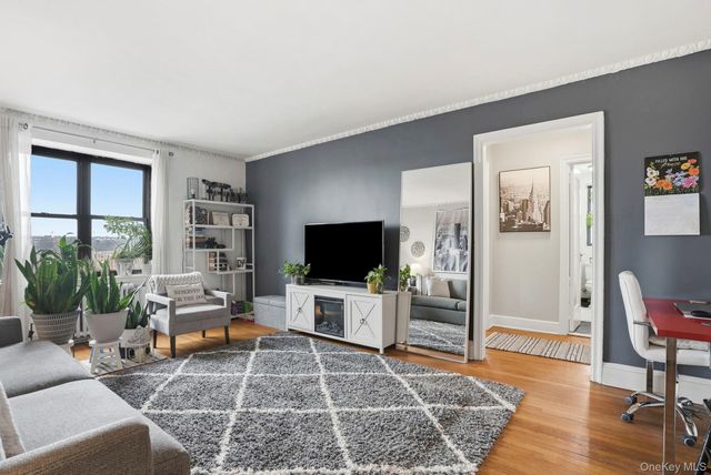 651 N Terrace Avenue 6J, Mount Vernon, NY 10552