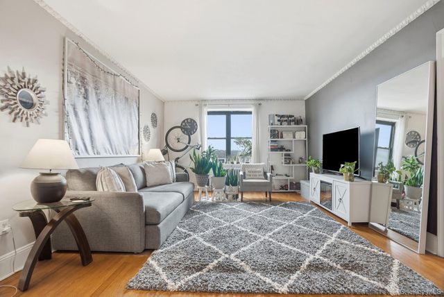 651 N Terrace Avenue 6J, Mount Vernon, NY 10552