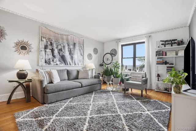 651 N Terrace Avenue 6J, Mount Vernon, NY 10552