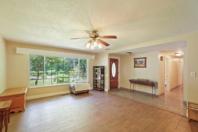 6164 E Morada Ln, Stockton, CA 95212