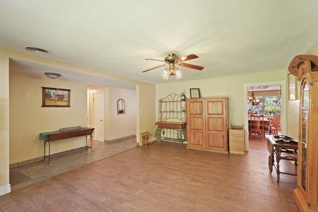 6164 E Morada Ln, Stockton, CA 95212