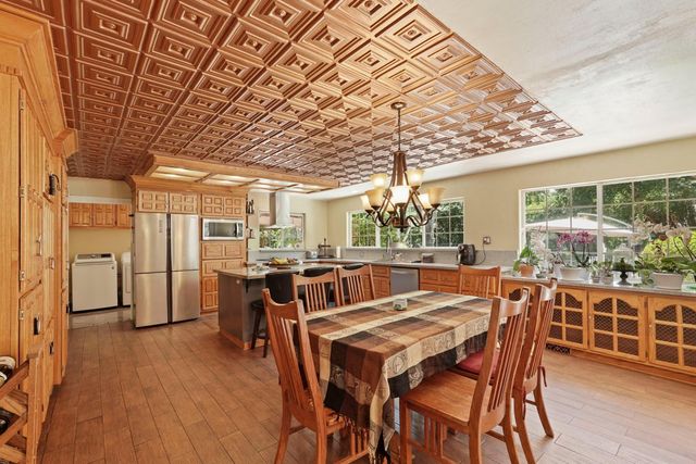 6164 E Morada Ln, Stockton, CA 95212