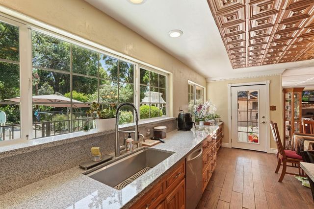 6164 E Morada Ln, Stockton, CA 95212