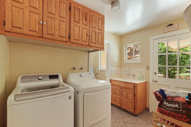 6164 E Morada Ln, Stockton, CA 95212