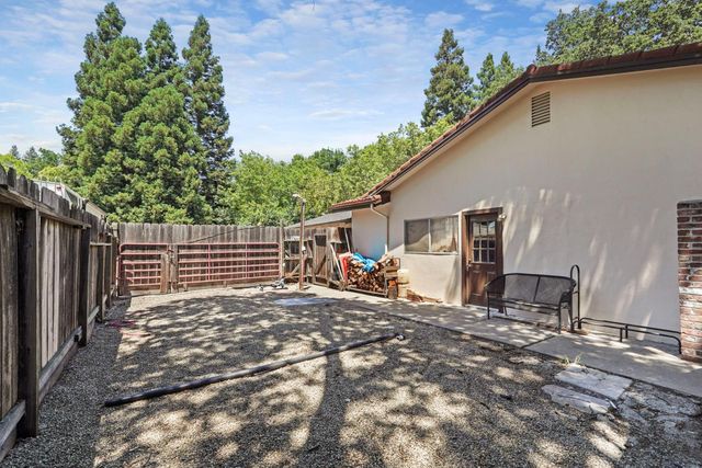6164 E Morada Ln, Stockton, CA 95212