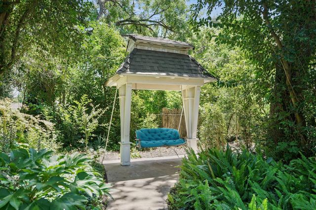 6164 E Morada Ln, Stockton, CA 95212