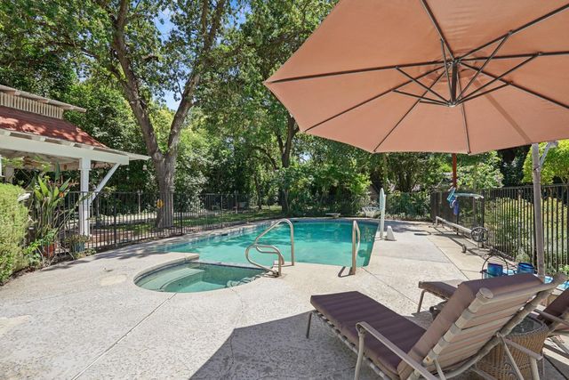 6164 E Morada Ln, Stockton, CA 95212