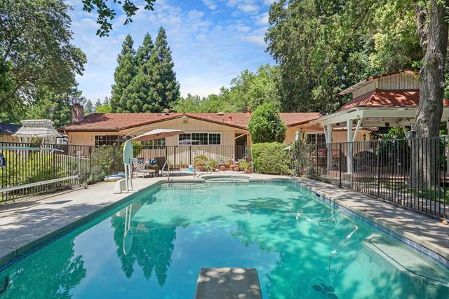 6164 E Morada Ln, Stockton, CA 95212
