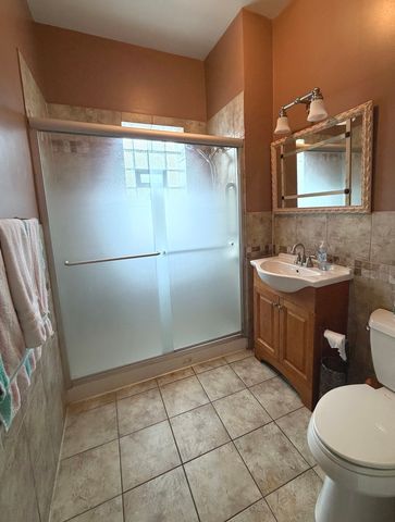 927 S Claremont Avenue, Chicago, IL 60612