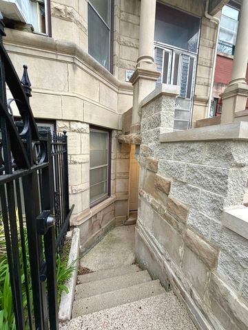 927 S Claremont Avenue, Chicago, IL 60612