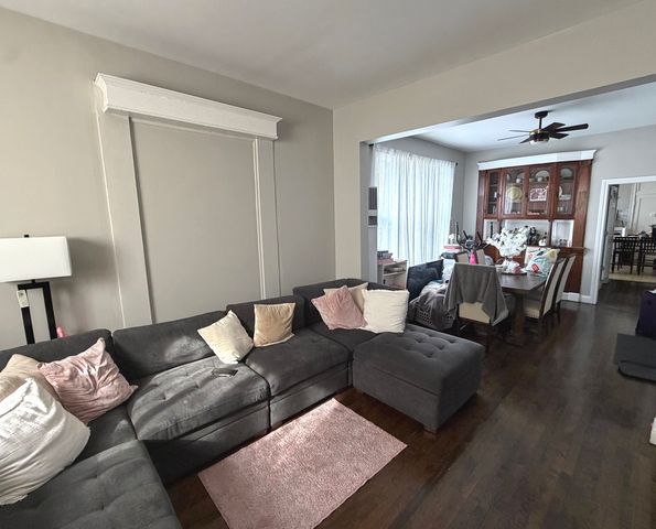 927 S Claremont Avenue, Chicago, IL 60612