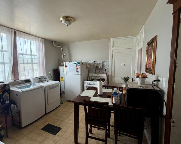 927 S Claremont Avenue, Chicago, IL 60612