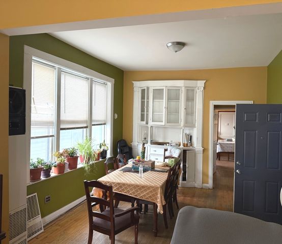 927 S Claremont Avenue, Chicago, IL 60612