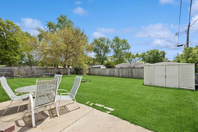 566 Michigan Avenue, Aurora, IL 60506