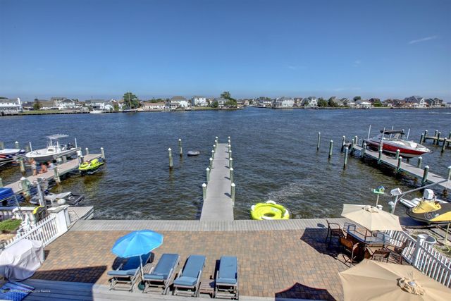 374 Aldo Drive, Toms River, NJ 08753