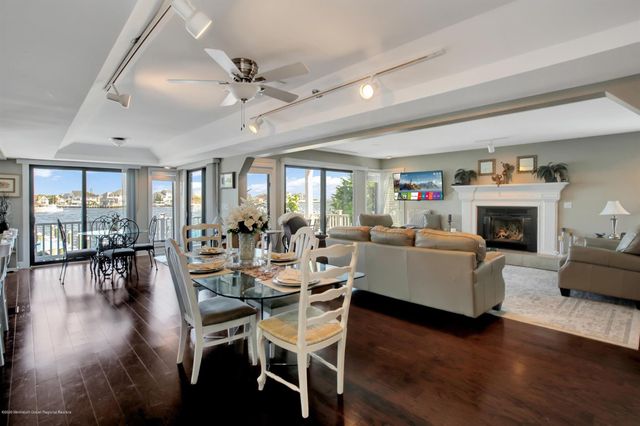 374 Aldo Drive, Toms River, NJ 08753