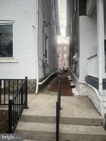 522 FIOT AVE, Bethlehem, PA 18015