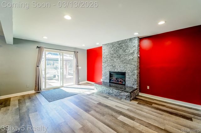 4894 Hillcrest Road, Trenton, MI 48183